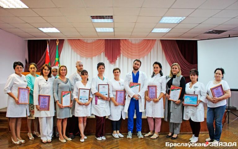 COVID-19: браславских медиков наградили за борьбу с коронавирусом